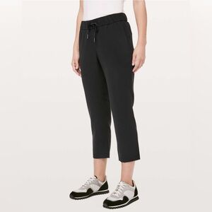 Lululemon On The Fly Crop, Size 6